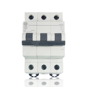 LLAVE TERMOMAGNETICA G.E 3X20AMP